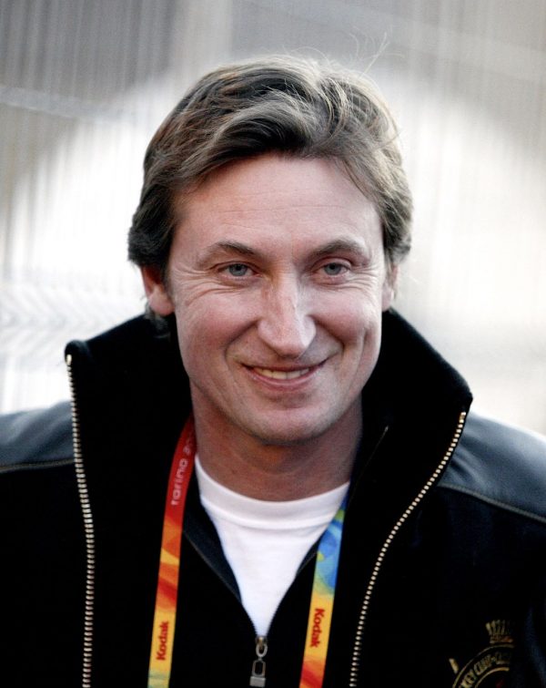 Wayne_Gretzky_2006-02-18_Turin_001